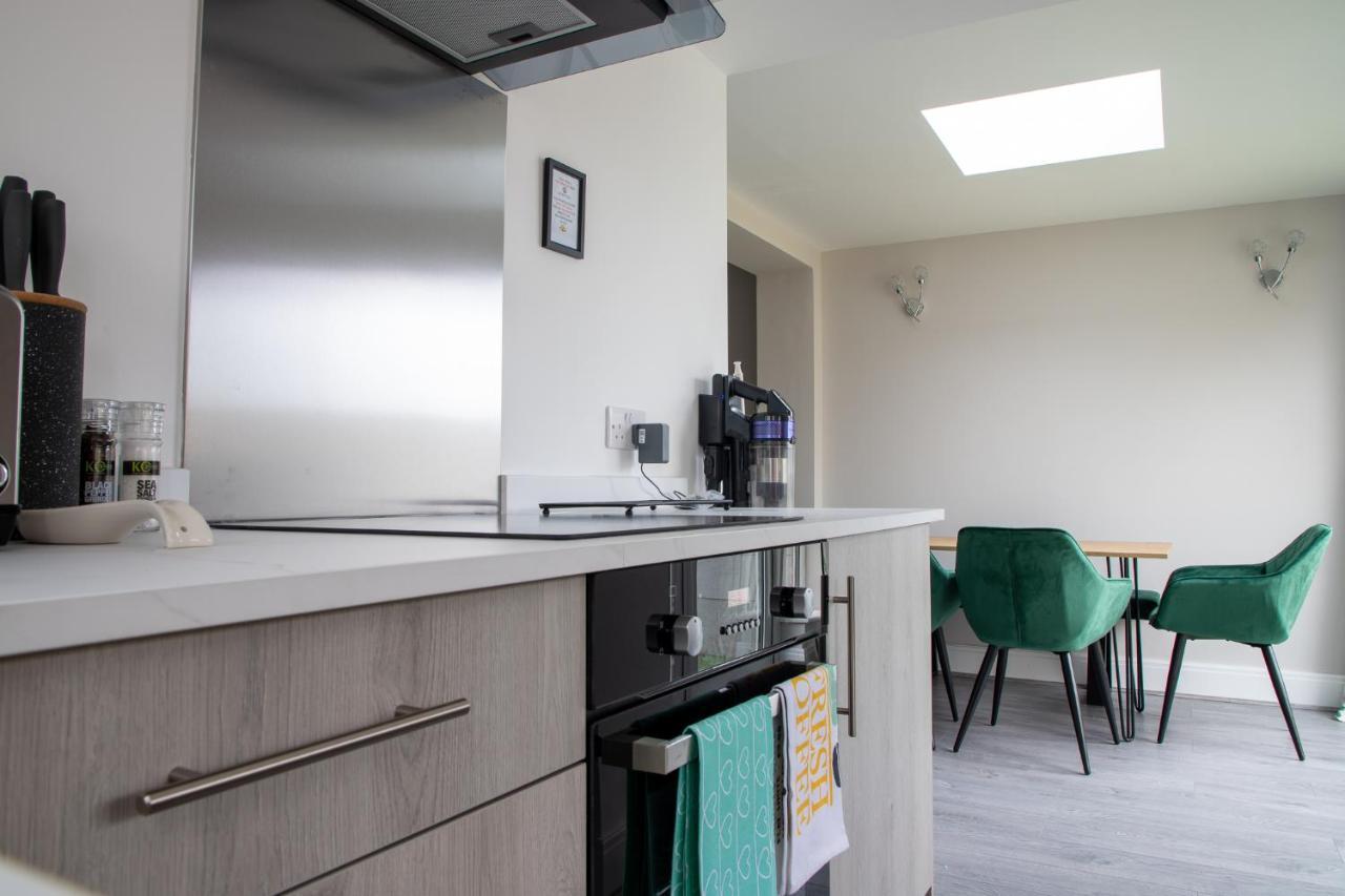 Wave Stays - Ground Floor Apartment - Outside Seating Area Cleveleys Dış mekan fotoğraf